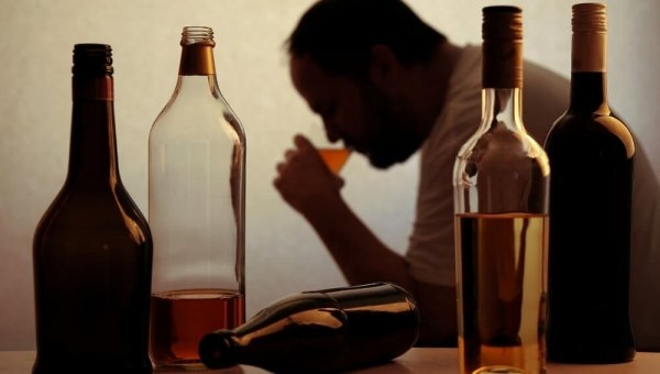 ADICCIÓN AL ALCOHOL